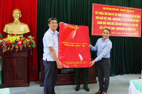 Bàn giao và tập huấn sử dụng bản đồ địa hình biên giới Việt Nam-Campuchia