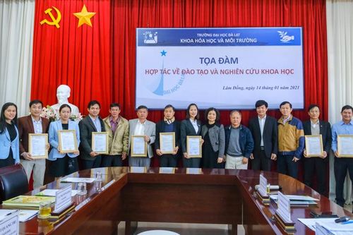 Tăng cường đào tạo, nghiên cứu khoa học giữa nhà trường và doanh nghiệp