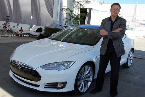Telsa đã giúp Elon Musk trở thành người giàu nhất thế giới như thế nào?