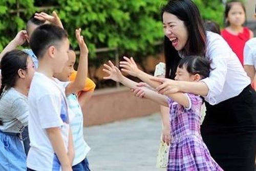 Giáo dục sớm không phải là bắt trẻ học trước chương trình