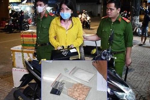 Bắt thanh niên 'đội lốt' phụ nữ để vận chuyển thuốc lắc