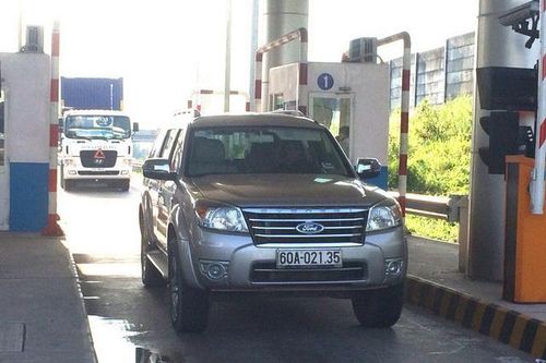 Cao tốc chưa lắp thu phí không dừng, lái xe đòi trả tiền qua thẻ Etag