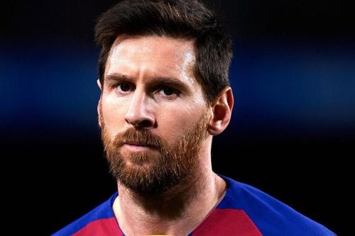 Messi chỉ đạo chiến thuật cho đồng đội tại Barca