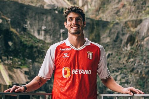 Tiền vệ người Brazil khoác áo 9 CLB sau gần 10 năm ở châu Âu