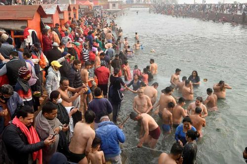 Một triệu người hành hương về sông Hằng để gột rửa tội lỗi