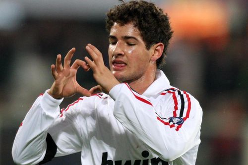 Alexandre Pato chạm đáy sự nghiệp dù mới 31 tuổi