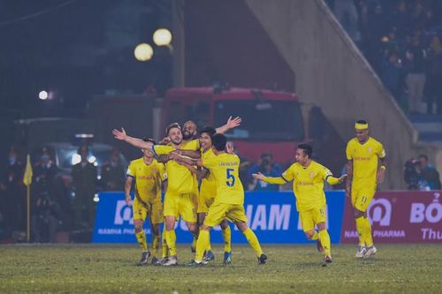 Nam Định đánh bại Hà Nội FC tại sân Thiên Trường