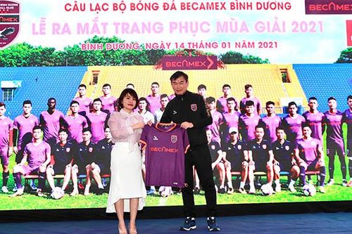 HLV Phan Thanh Hùng được giao chỉ tiêu TOP 6