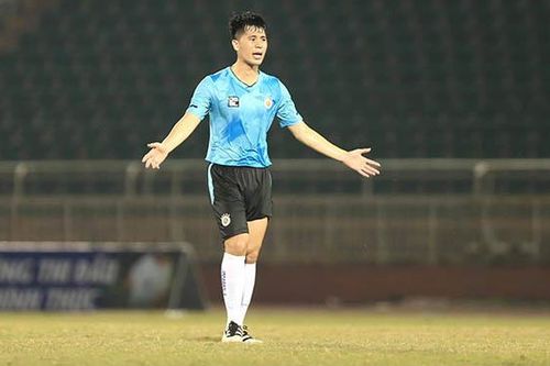 Đình Trọng trở lại trong ngày Hà Nội thua đậm Nam Định ở vòng 1 V-League