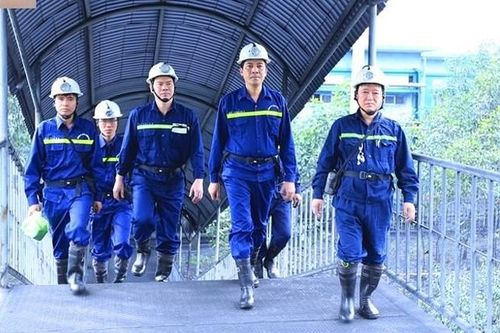 Khi thợ mỏ vượt khó