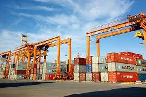 Xử lý nghiêm hành vi tăng giá thuê tàu và container