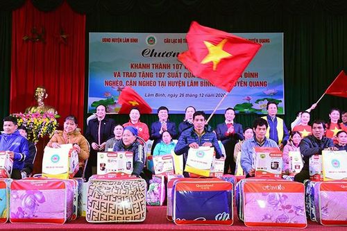 Vận động 1,5 triệu suất quà cho người nghèo, nạn nhân chất độc da cam