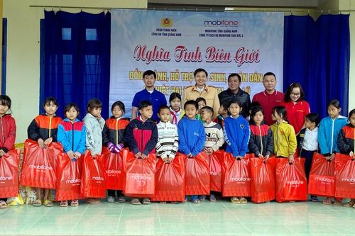 Đoàn Thanh niên CA tỉnh Quảng Nam tổ chức chương trình 'Nghĩa tình biên giới'