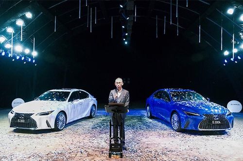 Cận cảnh 'xế sang' Lexus IS300 2021 từ 2,13 tỷ tại Việt Nam
