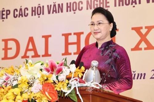 Xây dựng văn hóa, con người đáp ứng yêu cầu phát triển bền vững