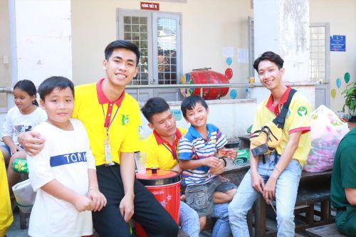 Tuổi trẻ của bạn và Ðoàn: Người bạn lớn