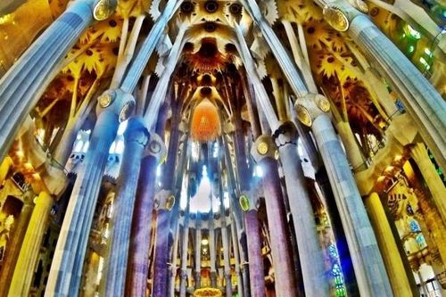 Nhà thờ Sagrada Familia - kiệt tác nghệ thuật của Tây Ban Nha