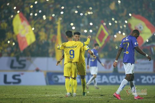 HLV Chu Đình Nghiêm: 'Hà Nội thua vì bị vỡ trận'