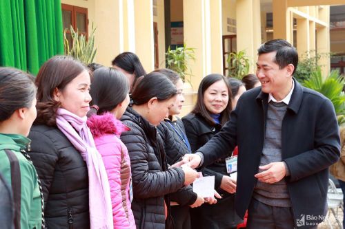 Sở Giáo dục và Đào tạo trao quà Tết cho gần 600 giáo viên và học sinh vùng cao