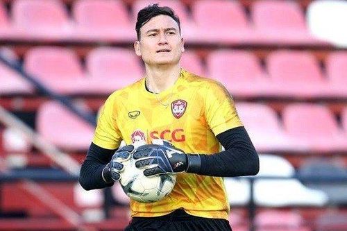 Lâm 'tây' gặp rắc rối, HLV Park Hang-seo sẽ tìm người thay thế?