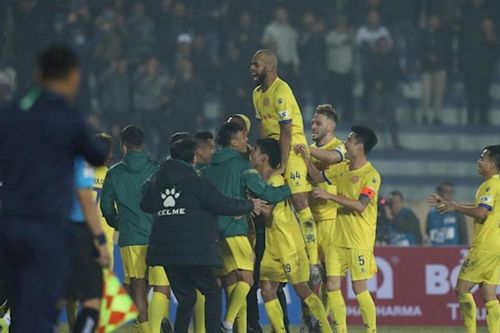 Nam Định hạ nhục Hà Nội FC ngày mở màn V-League 2021