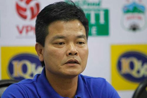 HLV Nguyễn Văn Sỹ phản pháo ông Chu Đình Nghiêm: 'Khó khăn là chung của hai đội'