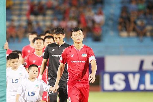 ĐKVĐ, tân binh cùng ra mắt