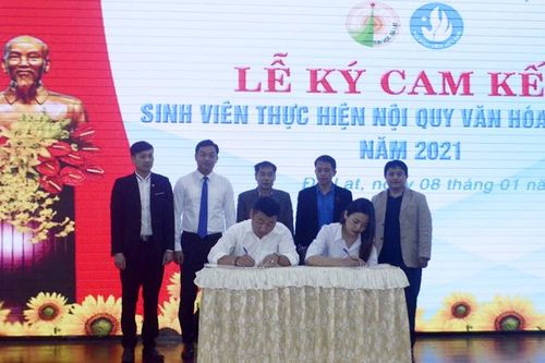 Sinh viên Đại học Đà Lạt ký cam kết thực hiện Nội qui 'Văn hóa học đường'