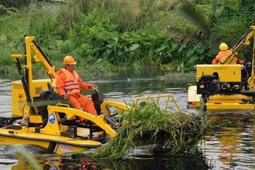 Tp.HCM: Đề xuất chi 13 tỷ để vớt rác trên kênh