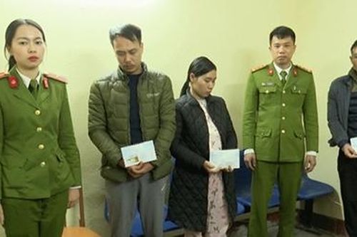 Khám nhà 'ra' hơn 800 viên ma túy tổng hợp