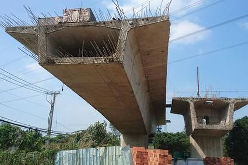 TPHCM: Những chiếc cầu trăm tỷ 'đắp chiếu'