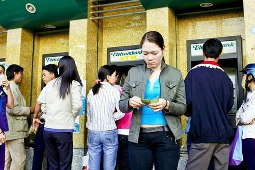 Thưởng Tết, những cảm xúc trái chiều