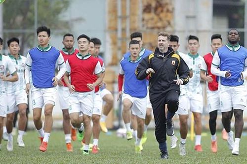 V-League 2021: Sôi động ngay ngày đầu khởi tranh