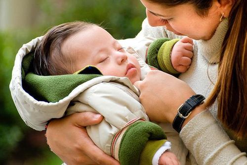 Cách bảo vệ trẻ sơ sinh trong những ngày giá rét