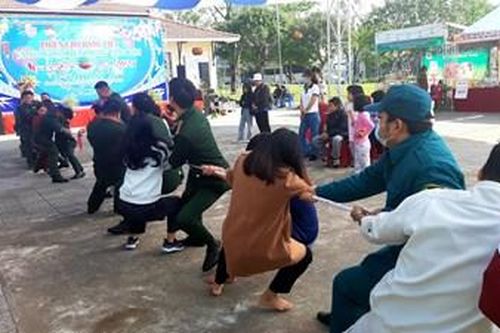Rộn ràng Ngày hội Biên phòng toàn dân