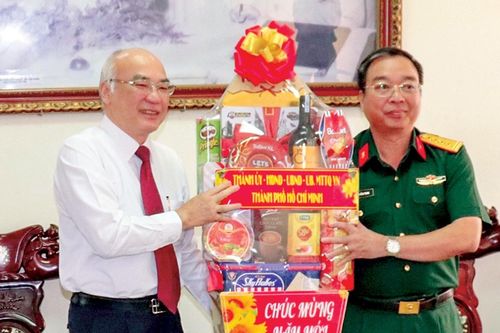 Lãnh đạo TPHCM chúc tết các cá nhân, đơn vị