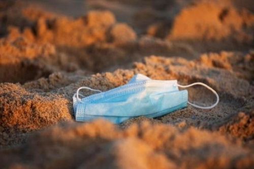 Môi trường gặp nguy hiểm vì rác thải khẩu trang