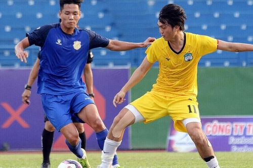 Trước trận đấu với Sài Gòn FC, HLV Kiatisak nhận tin dữ về từ 'nhạc trưởng' Tuấn Anh
