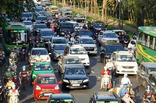 Sân bay Tân Sơn Nhất: Trong thông, ngoài vẫn tắc