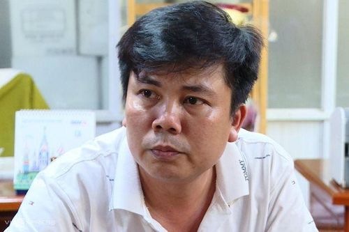 Bắt giám đốc pha rượu đế với nước đường, phẩm màu thành Chivas