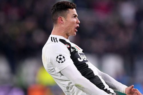 Ronaldo gia hạn hợp đồng Juventus thêm 1 năm