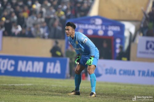 Lần đầu của cựu thủ môn SLNA Hồ Văn Tú