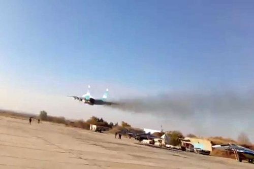Máy bay chiến đấu MiG-29 do Nga sản xuất ngang nhiên bay qua các vị trí của quân đội Thổ Nhĩ Kỳ