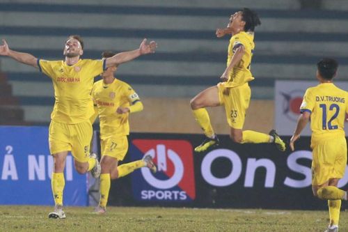 Hà Nội FC thua xấu hổ trước Nam Định: Bầu Hiển có buồn?