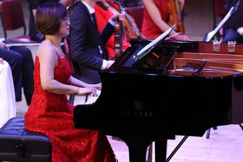 Đào Thu Lê thăng hoa trong màn song tấu piano nhạc của Bach