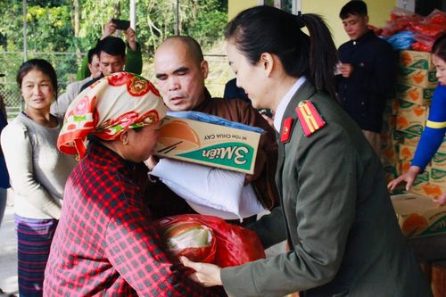 Nghệ An: Phật giáo chăm lo Tết cho người nghèo