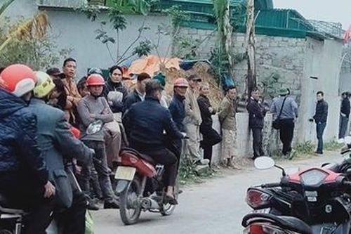 Vợ trọng thương, chồng và con nhỏ tử vong trong ngôi nhà bốc cháy