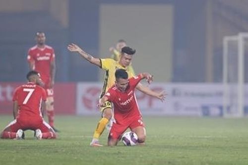 Cận cảnh cú 'ngã ngựa' đầu mùa của Viettel