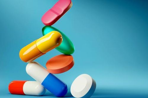Có nên dừng thuốc ức chế hệ renin-angiotensin trong bệnh thận mạn tiến triển?