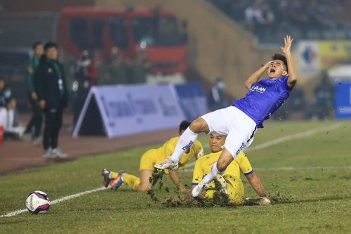 V.League 2021: Kịch tính và đáng xem